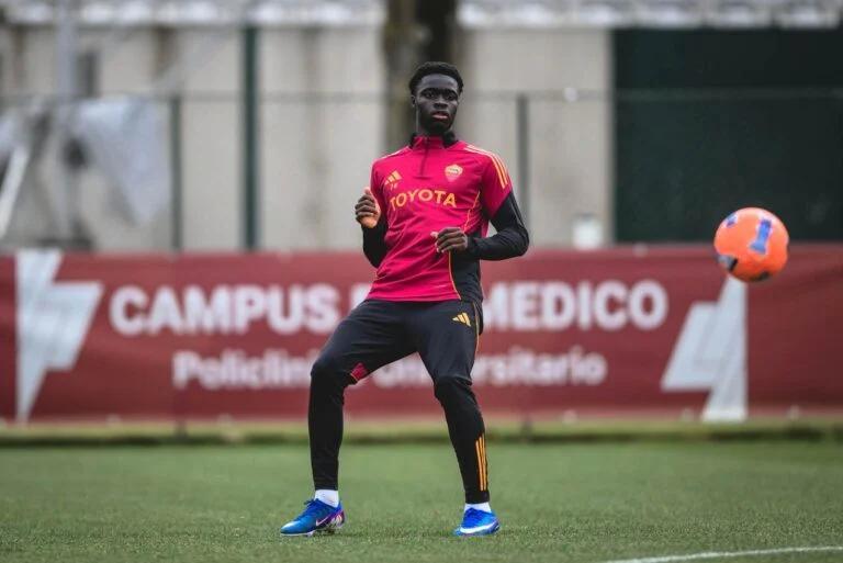 开云体育娱乐-意媒：罗马新援罗比尼奥-瓦斯比目鱼肌一级拉伤，将缺阵3周