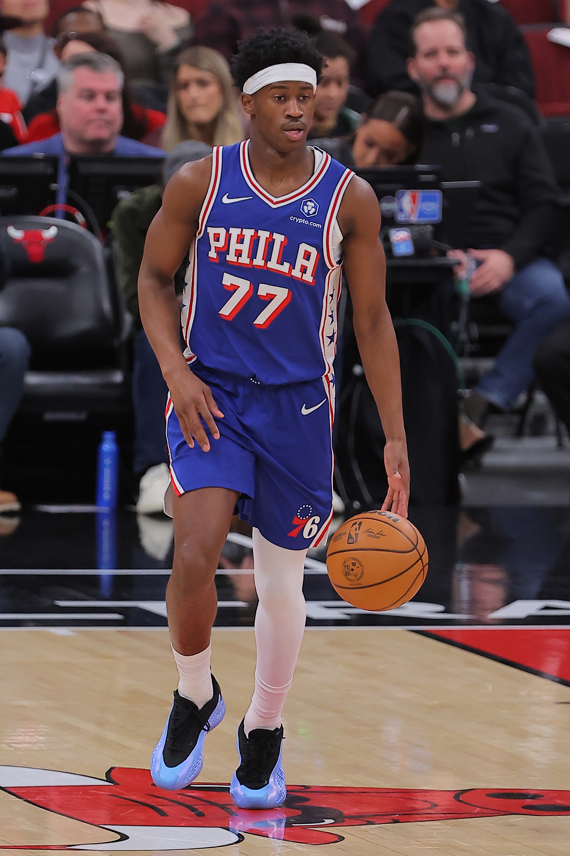 开云网站-抢板很积极投篮得加强！埃奇库姆半场10中3拿到7分9板3助1帽