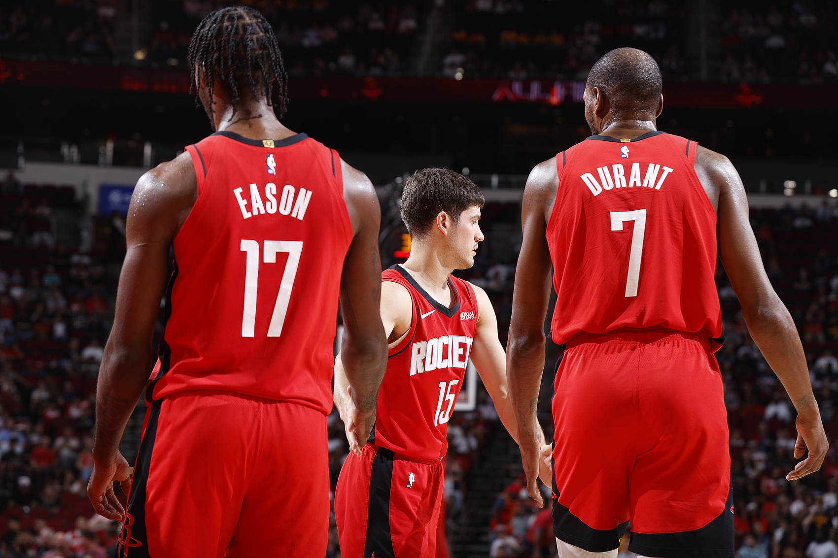 杜兰特：从伊森的神情就能看出他今天特别想赢 队友们都挺身而出